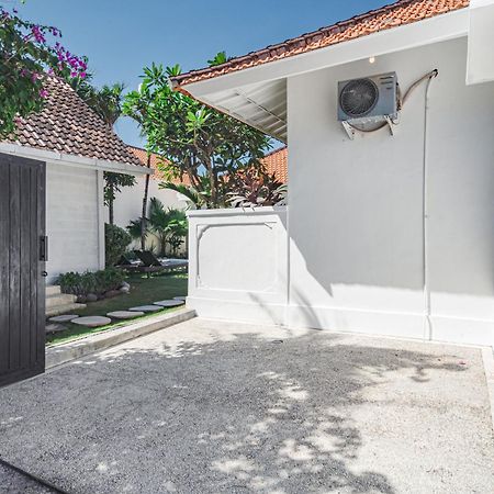 Green Garden Seminyak Villa Buitenkant foto
